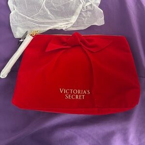 Victoria's Secret: Red Velvet Bow Makeup/Cosmetic Bag with Gold Tone Wristlet